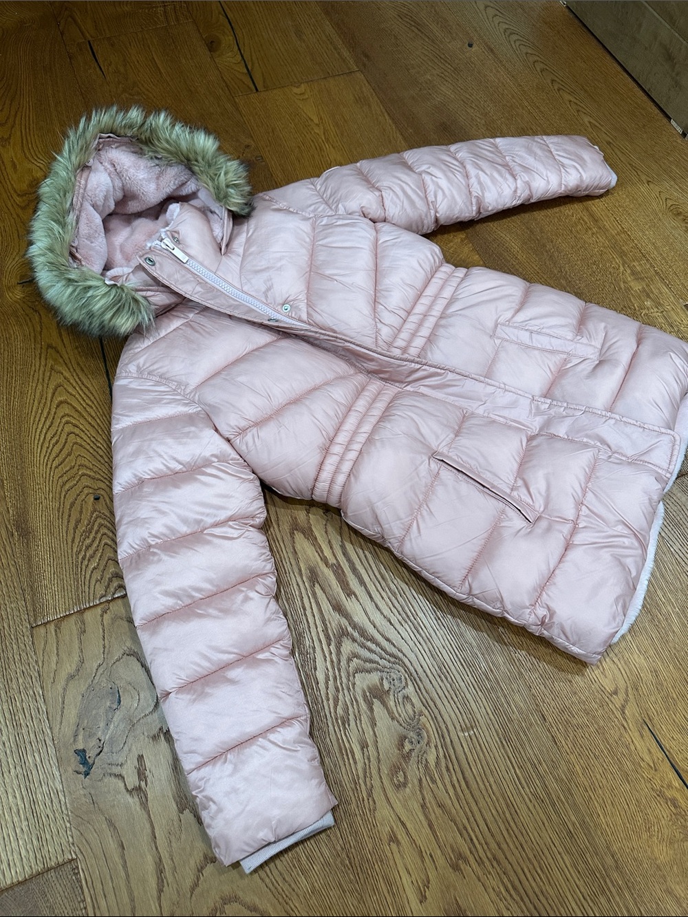 Abercrombie & Fitch Girls' Light Pink Puffer Coat with Faux Fur Hood- size 15/16 - Picture 2 of 9